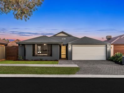 4 Cloutt Lane, Piara Waters WA 6112