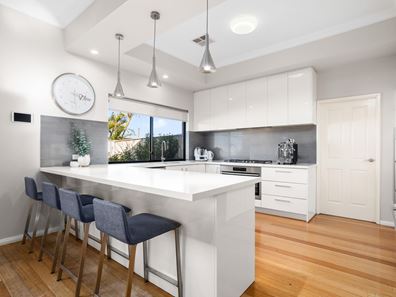 20 Sumich Gardens, Coogee WA 6166