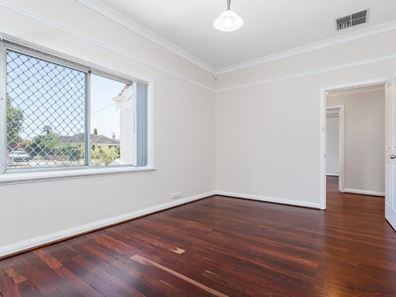 7 Parsons Avenue, Manning WA 6152