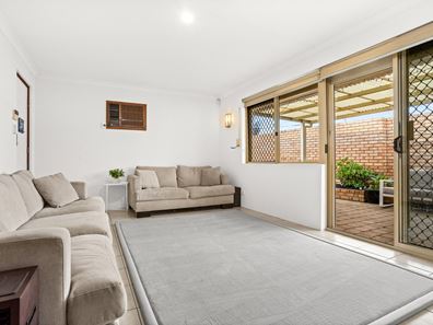 9/6 Lester Drive, Thornlie WA 6108