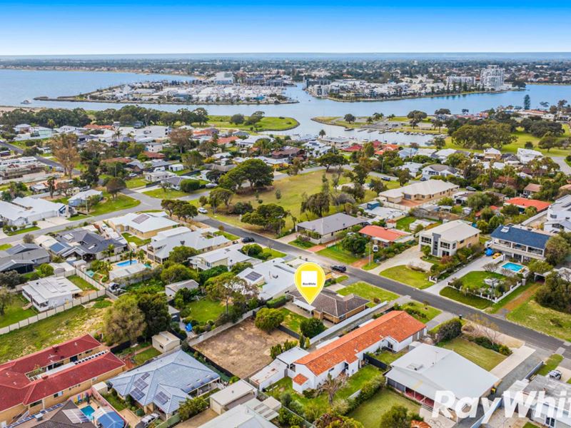 40 Peter Street, Halls Head WA 6210