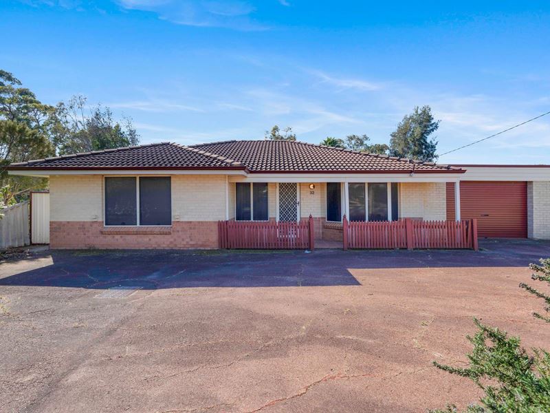 32 Page Road, Kelmscott WA 6111