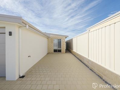 A/25 Wobbegong Grange, Two Rocks WA 6037