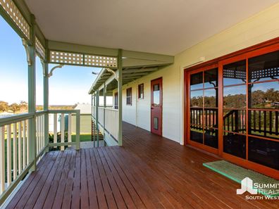 56 Nunnagine Circle, Roelands WA 6226