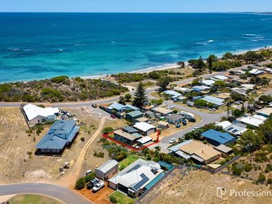 8 Seacrest Way, Drummond Cove WA 6532