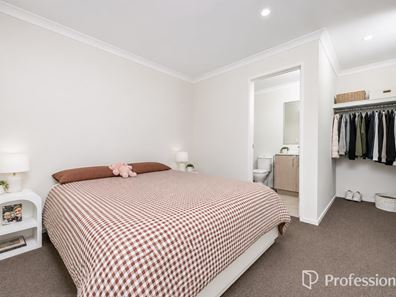 4 Sibsey Road, Eglinton WA 6034