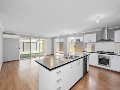 13 Macmillan Boulevard, Canning Vale WA 6155