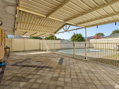 12 Chisholm Circle, Seville Grove WA 6112