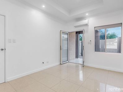 15D Mentone Rd, Balga WA 6061