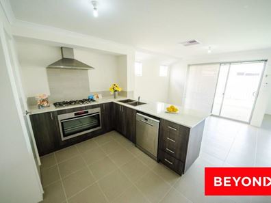 7 Telopea Way, Piara Waters WA 6112