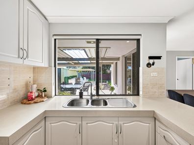82 Kimberley Way, Parkwood WA 6147