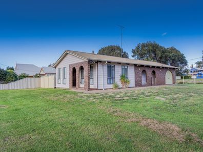 22 Lorna Street, Dunsborough WA 6281