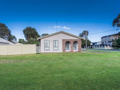 22 Lorna Street, Dunsborough WA 6281