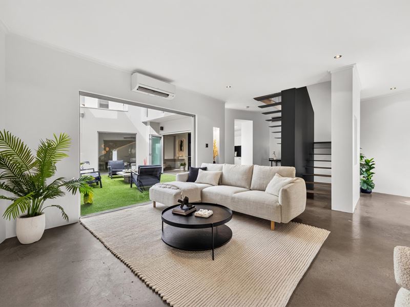 31 Tallow Tree  Crescent, Subiaco