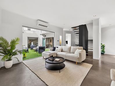 31 Tallow Tree  Crescent, Subiaco WA 6008
