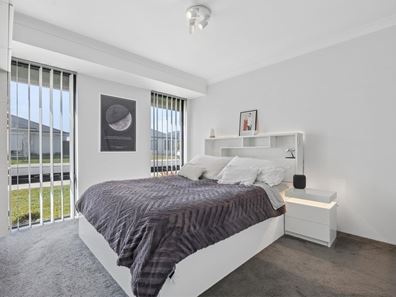 100 Lakefield Drive, Brabham WA 6055