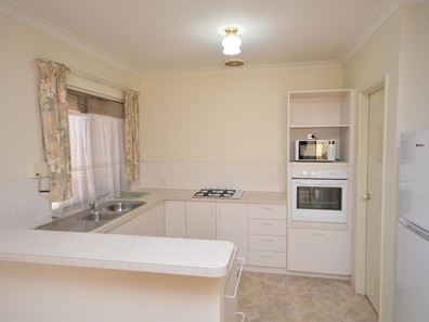 15 Cassia Street, Greenfields WA 6210