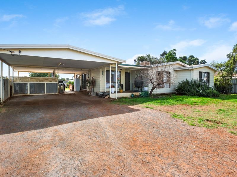 89 North Terrace, Victory Heights WA 6432