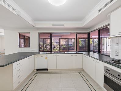 57 Mofflyn Circle, East Victoria Park WA 6101