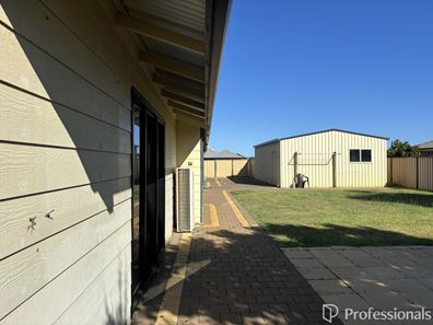 26 Wahn Avenue, Waggrakine WA 6530