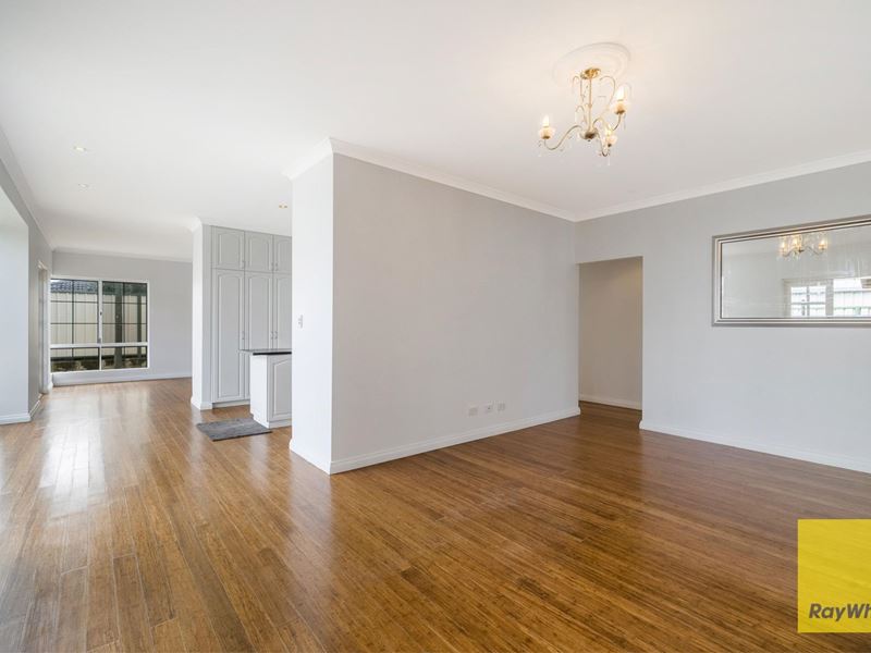 8 Donegal Court, Seville Grove WA 6112