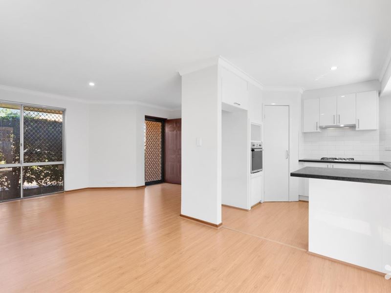 7/6-8 Pinewood Avenue, Kardinya