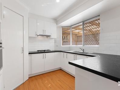 7/6-8 Pinewood Avenue, Kardinya WA 6163