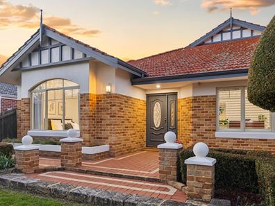 15 Seaton Court, South Guildford WA 6055