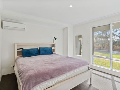 29 Clarendon Circuit, Lakelands WA 6180