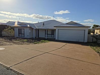 44 Birdwood Street, Hopetoun WA 6348