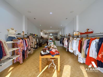 Retail - SIGNATURE BOUTIQUE-PREMIER TURNKEY OPPORTUNITY