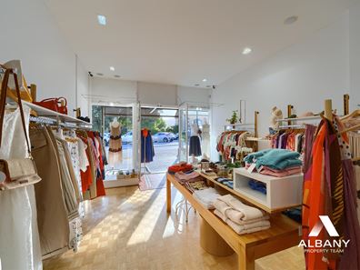 Retail - SIGNATURE BOUTIQUE-PREMIER TURNKEY OPPORTUNITY