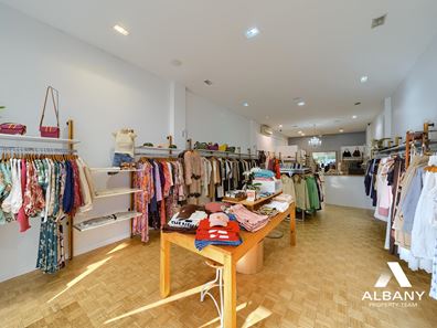 Retail - SIGNATURE BOUTIQUE-PREMIER TURNKEY OPPORTUNITY