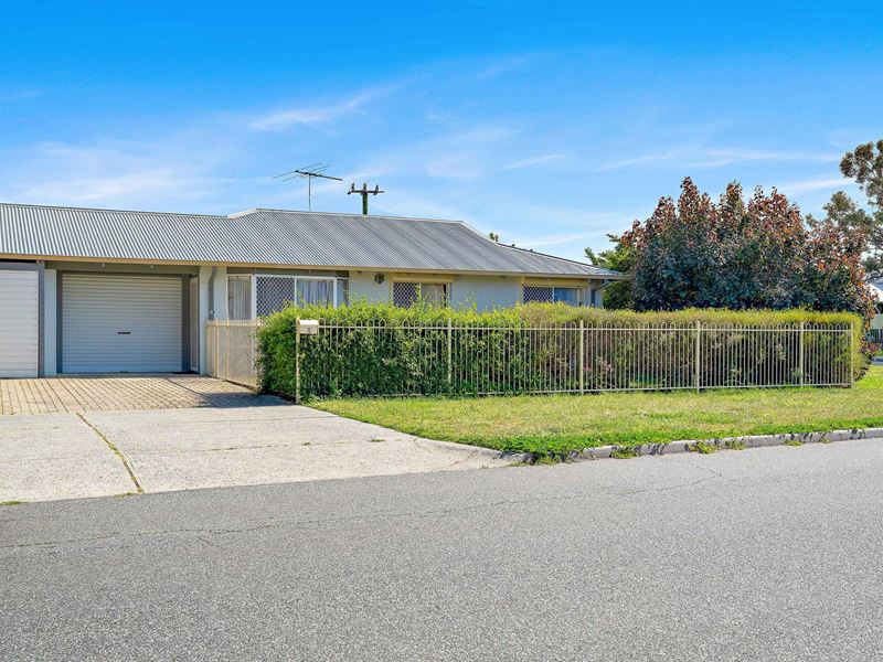 1  Coralie Court, Armadale WA 6112