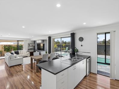 77 Rathkeale Boulevard, Ridgewood WA 6030