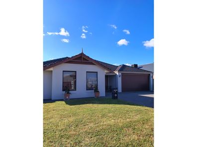 4 Philadelphia Parade, Canning Vale WA 6155