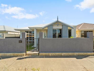 235 Lake Valley Drive, Lakelands WA 6180