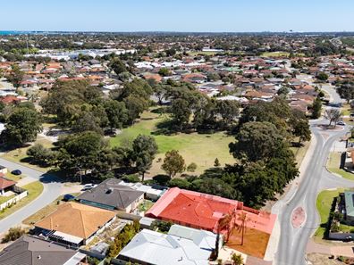 2 Jean Pierre Drive, Warnbro WA 6169