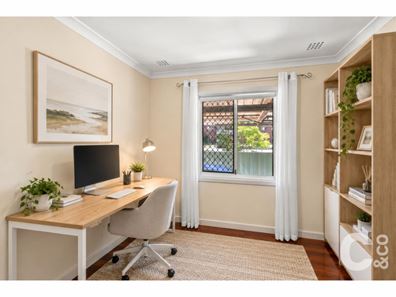 1b Clark Place, Orelia WA 6167