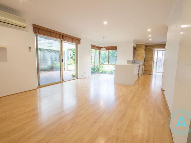 1 Unwin Crescent, Salter Point WA 6152