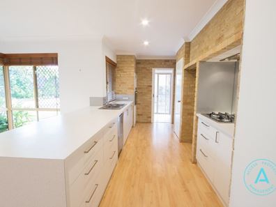 1 Unwin Crescent, Salter Point WA 6152