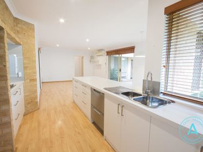 1 Unwin Crescent, Salter Point WA 6152