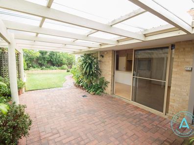 1 Unwin Crescent, Salter Point WA 6152
