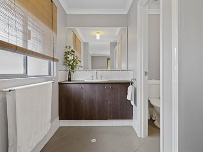 24 Lord Hobart Drive, Madora Bay WA 6210