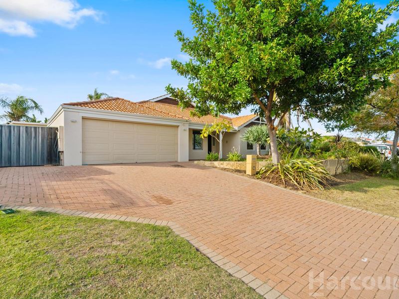 135 Peelwood Parade, Halls Head WA 6210