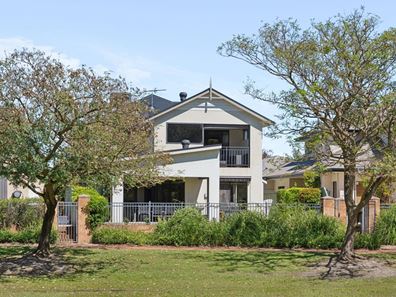 8 Tathra Lane, Aubin Grove WA 6164