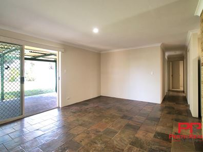 8 Sandalwood Close, Beechboro WA 6063