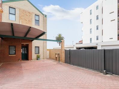 4/14 Boyd Crescent, Hamilton Hill WA 6163