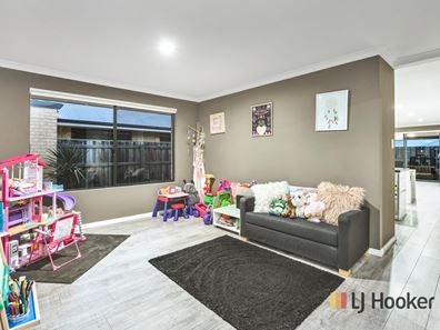 15 Solway Brace, Ellenbrook WA 6069