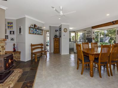 14 Meadow Court, Cooloongup WA 6168